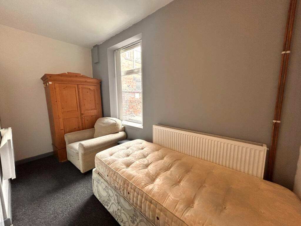 Apartment in Barnsley, Shaw Lands, Kingstone - View 3