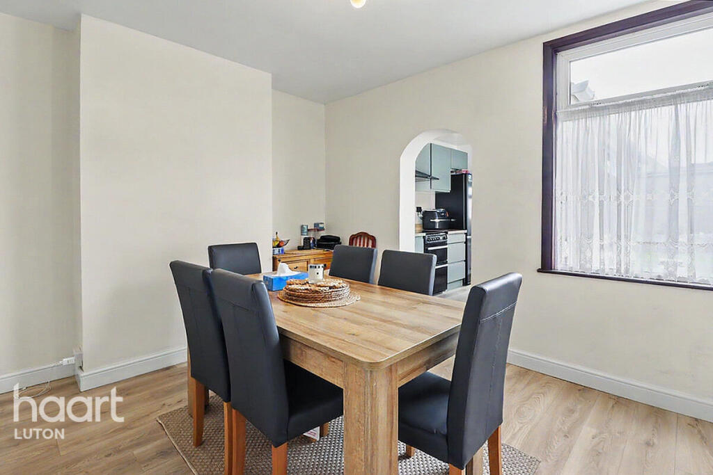 Churchill Road, Luton - View 5