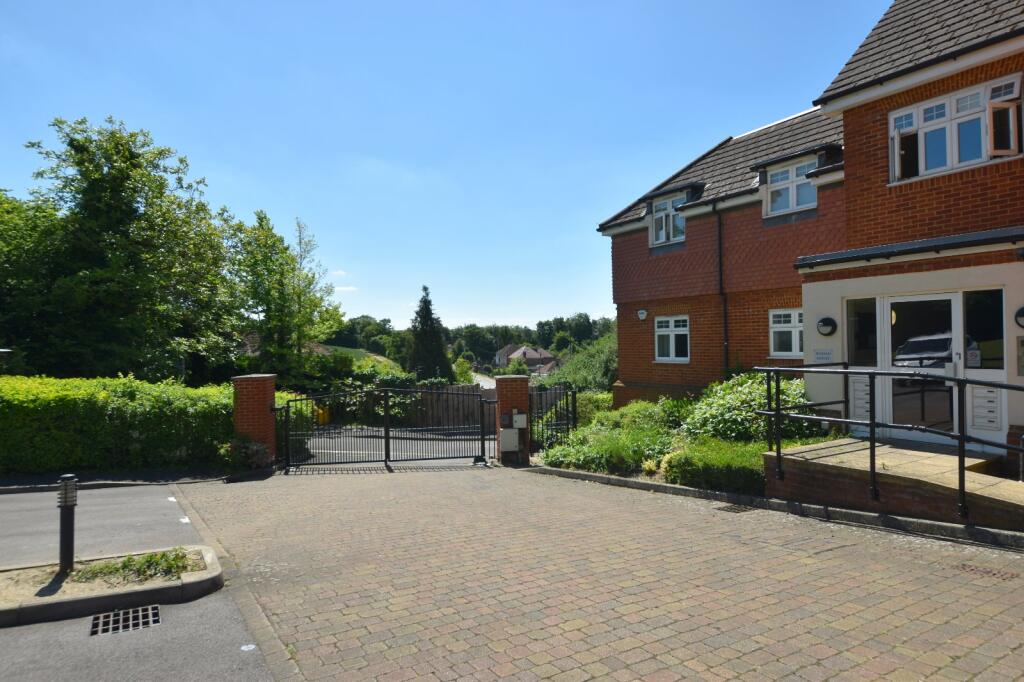 Main image of property: Folleys Place, Loudwater, High Wycombe, Buckinghamshire, HP10