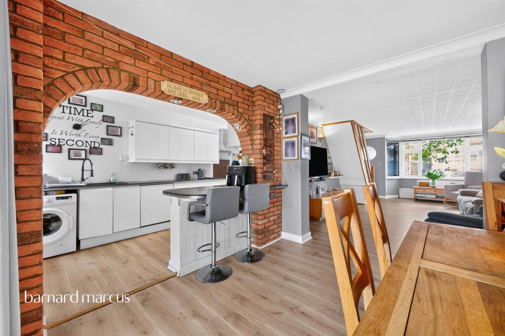 House in London - View 4