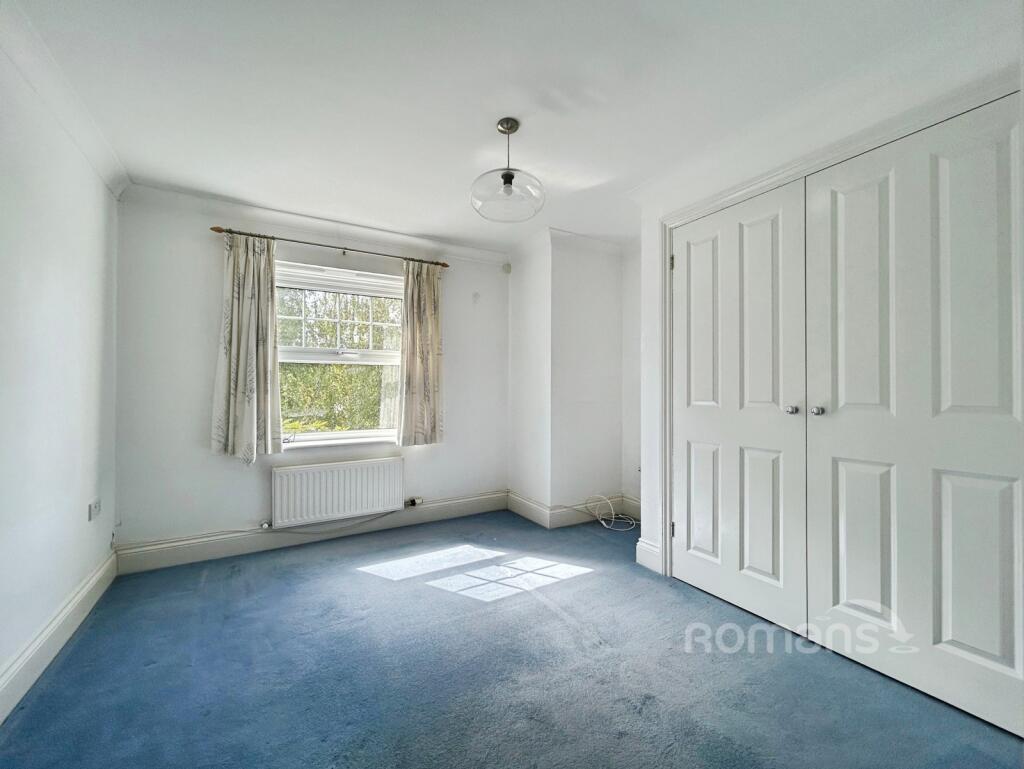 Apartment in Hart, Elvetham Heath - View 4