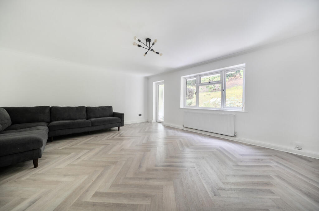 Apartment in Guildford - View 4