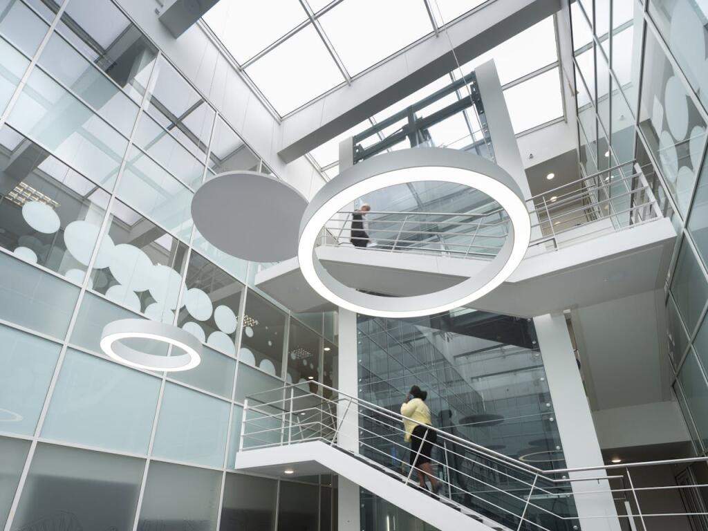 7 Lochside View  Atrium stairs.jpg