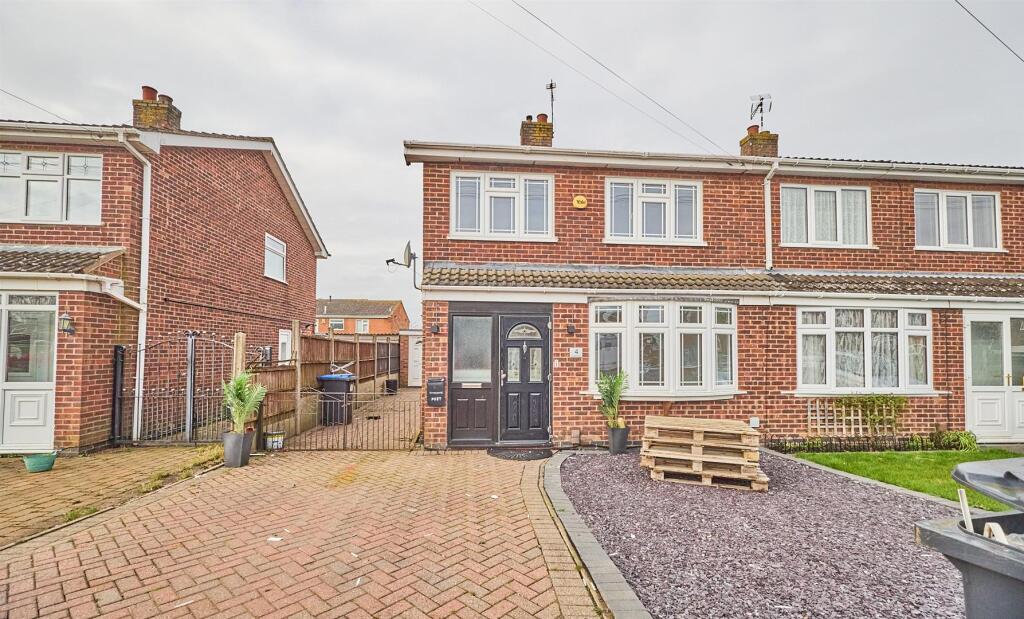 Main image of property: Lochmore Close, Hinckley