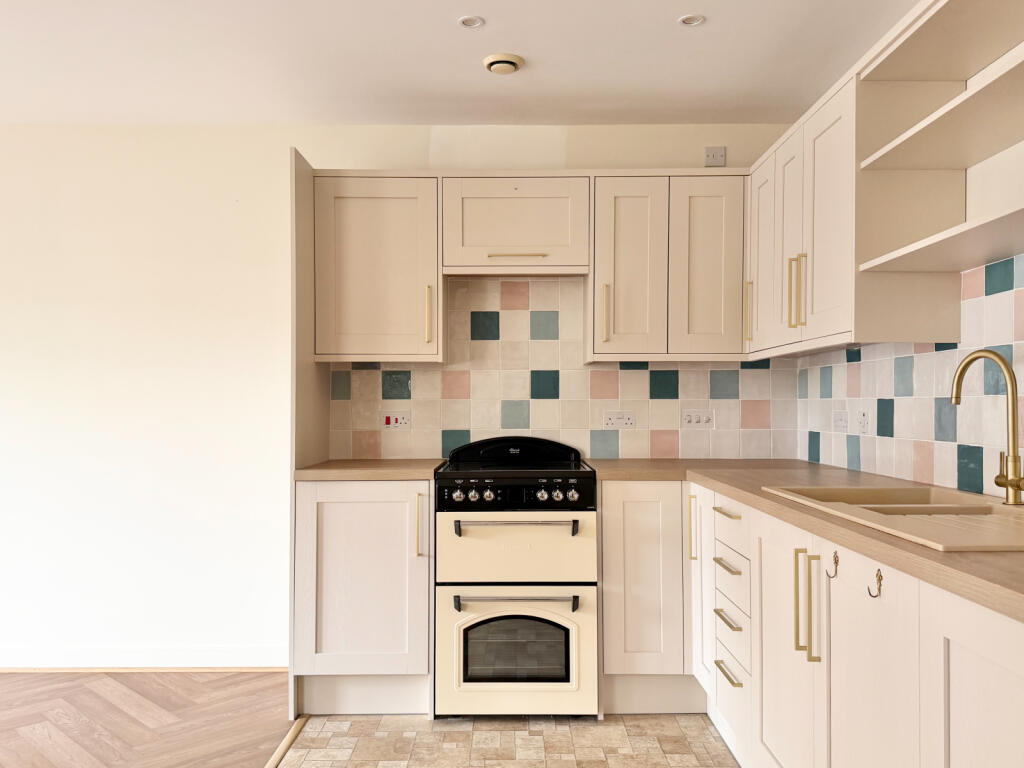 Apartment in Hemel Hempstead - View 4