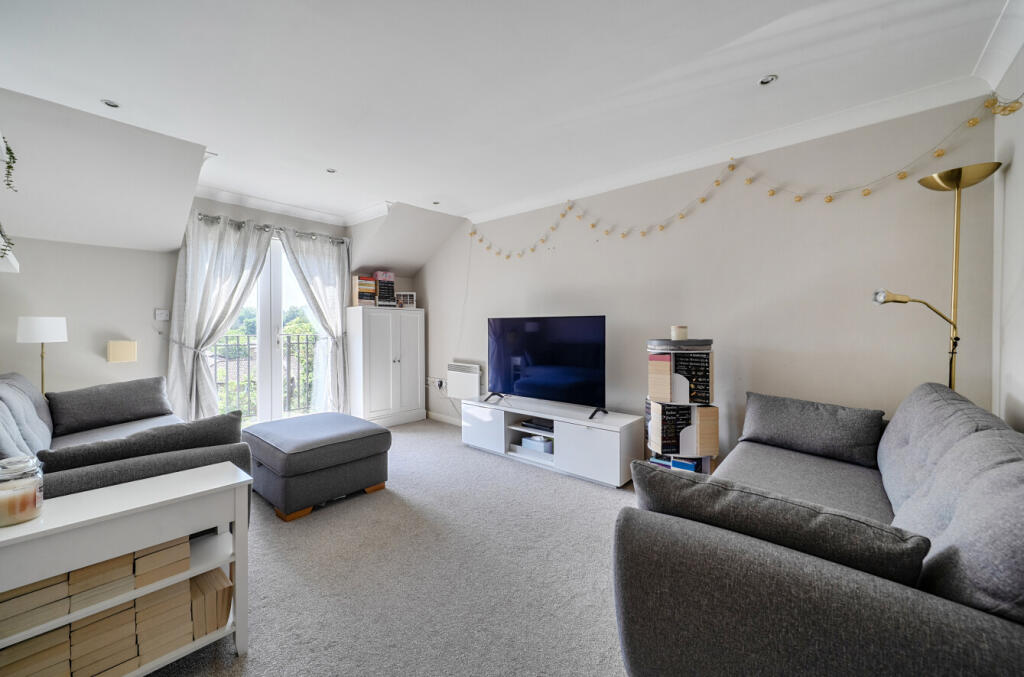 Apartment in Bracknell - View 5
