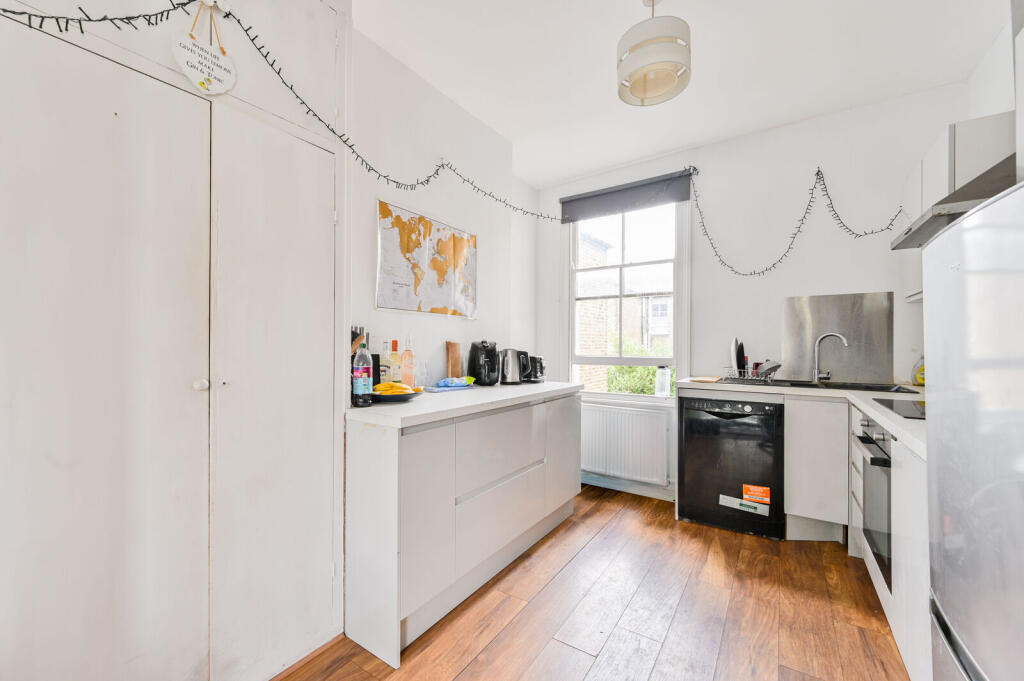 Apartment in London - More