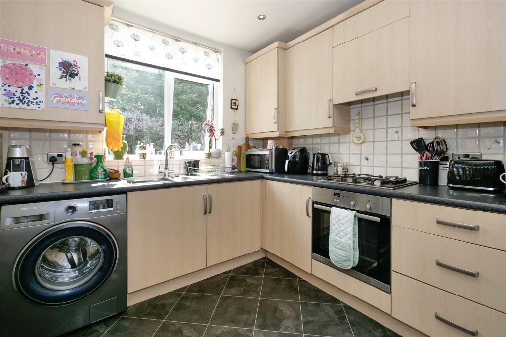 St. James Road, Baildon, Shipley, West Yorkshire, BD17 - View 4