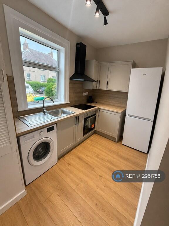 Main image of property: Lumphinnans, Cowdenbeath, KY4