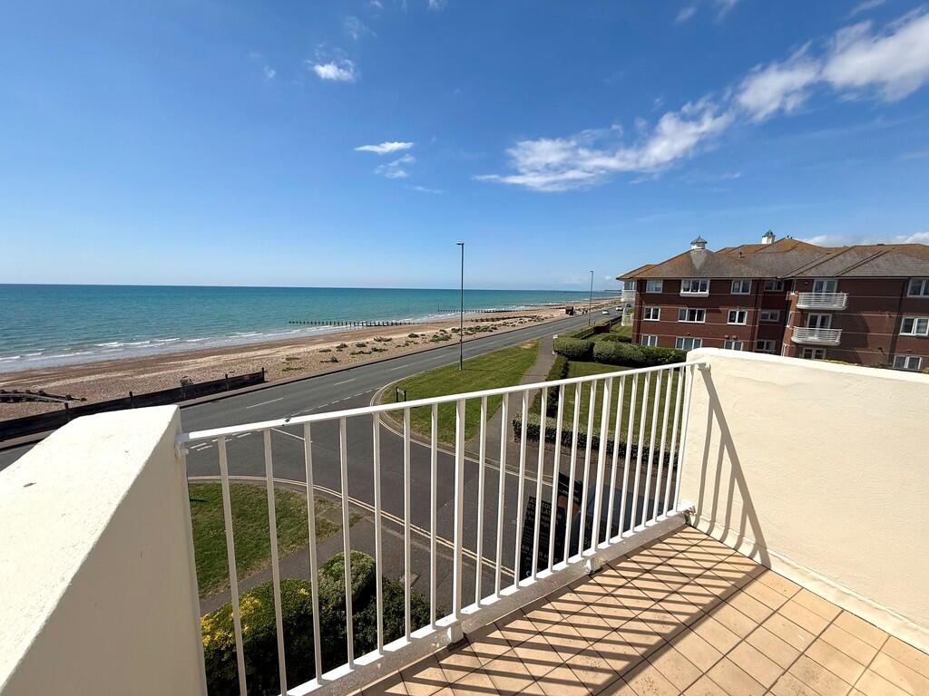 Marama Gardens, Rustington photo 3