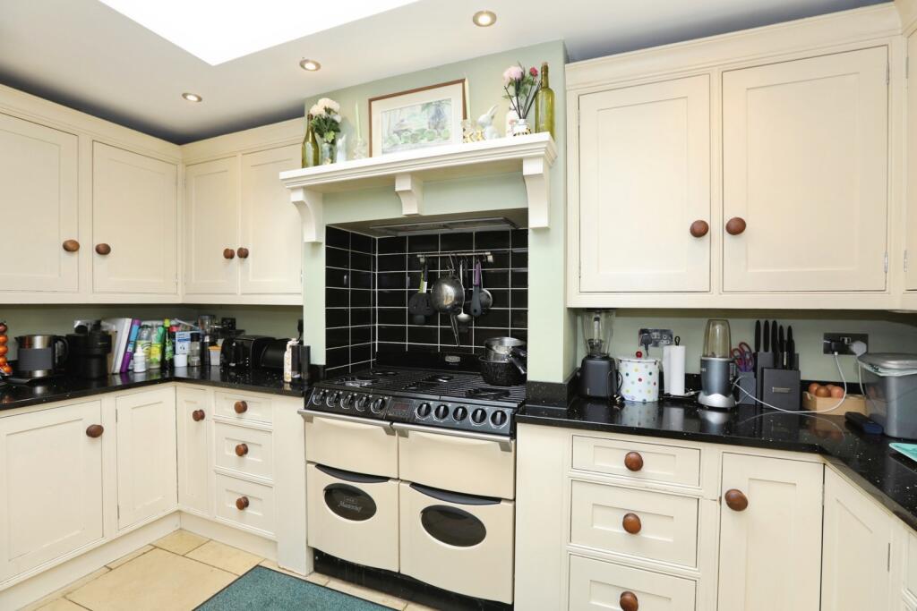 House in Tunbridge Wells, Lamberhurst - More