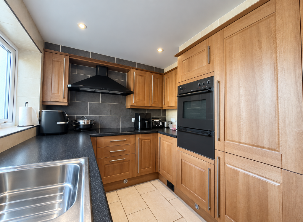 House in Teignbridge, Buckland, Newton Abbot - View 3