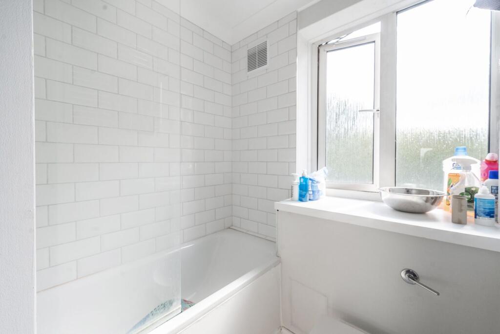 Apartment in London, Cremourne Estate, Brompton - View 5
