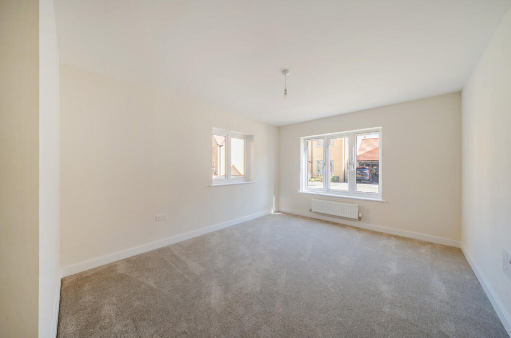House in Southampton - More