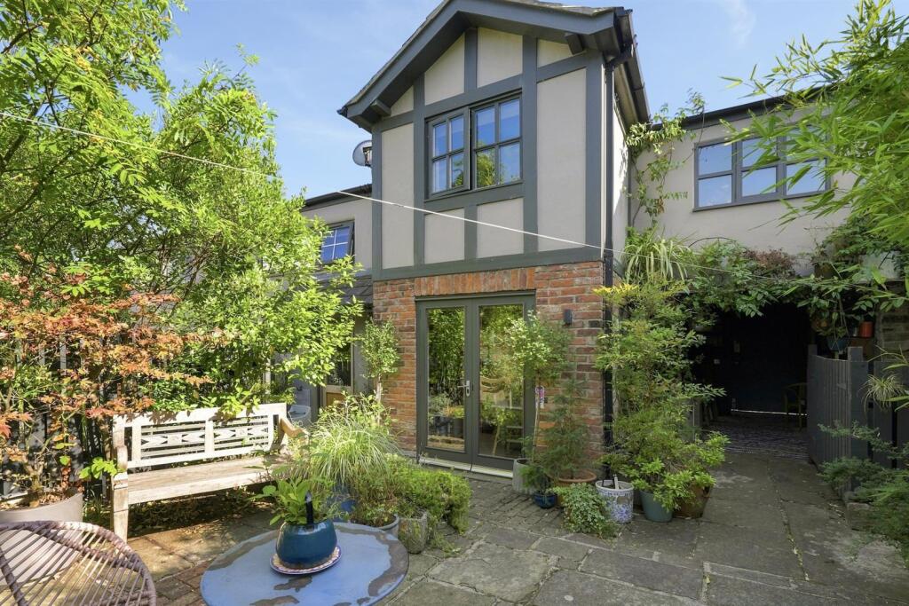 House in Macclesfield, Moss Rose - View 4