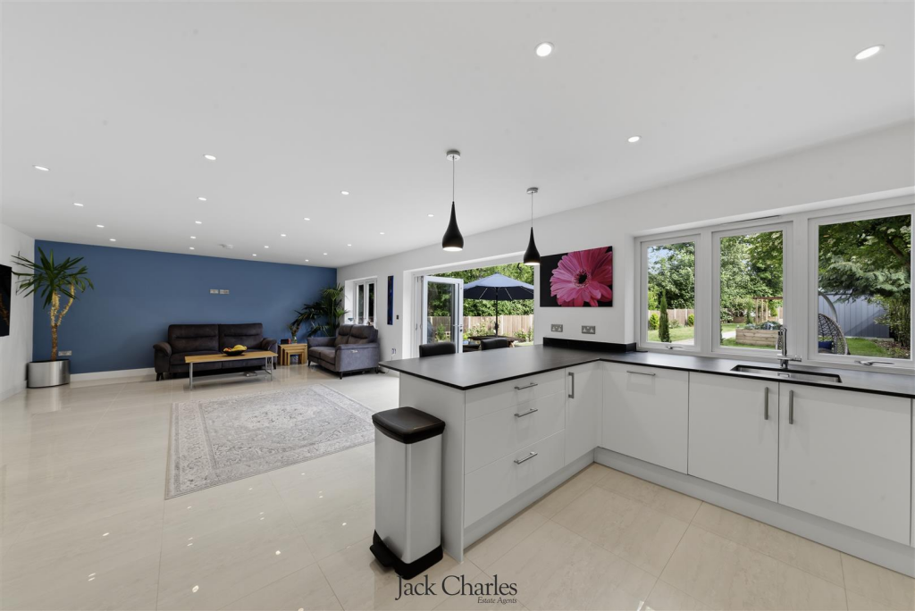 House in Sevenoaks, Halstead - View 5