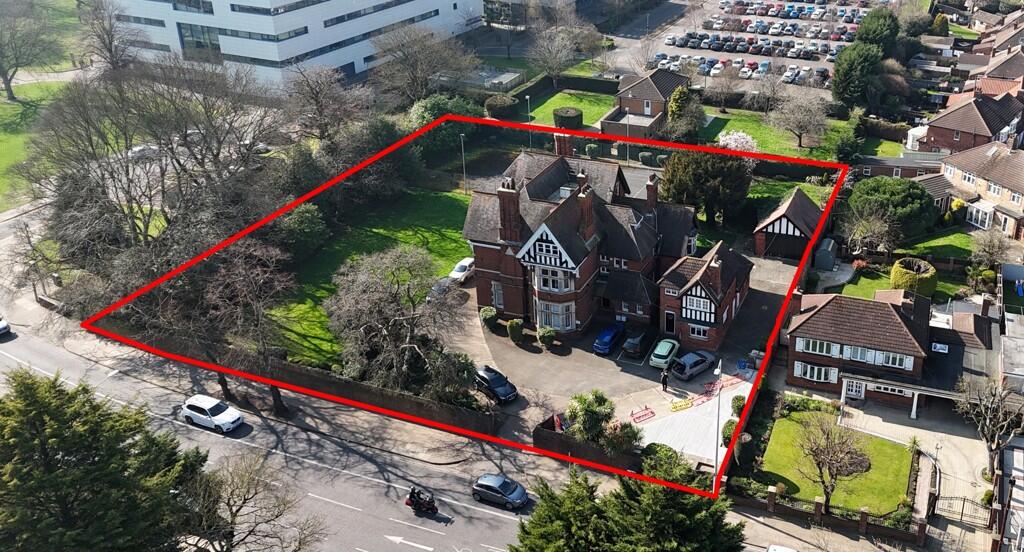 Main image of property: 112-114, Bargate, Grimsby, North East Lincolnshire, DN34 5AB