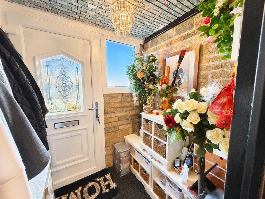 House in Oldham, Greater Manchester - View 3