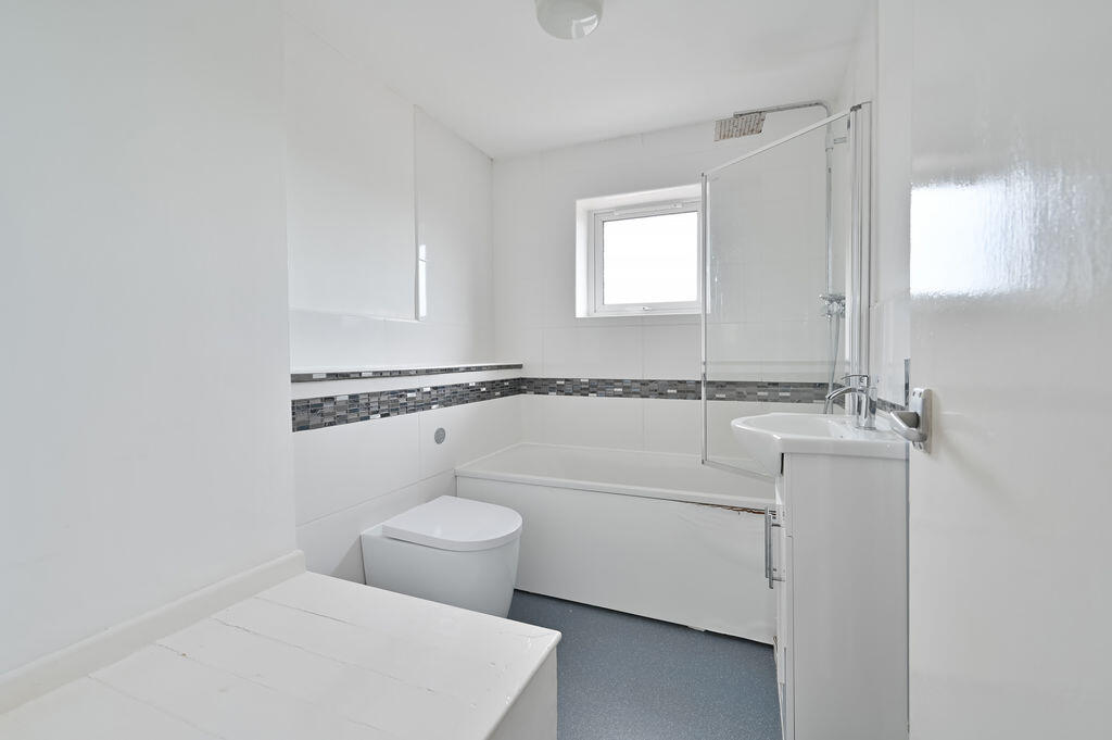 Apartment in St Albans - View 4