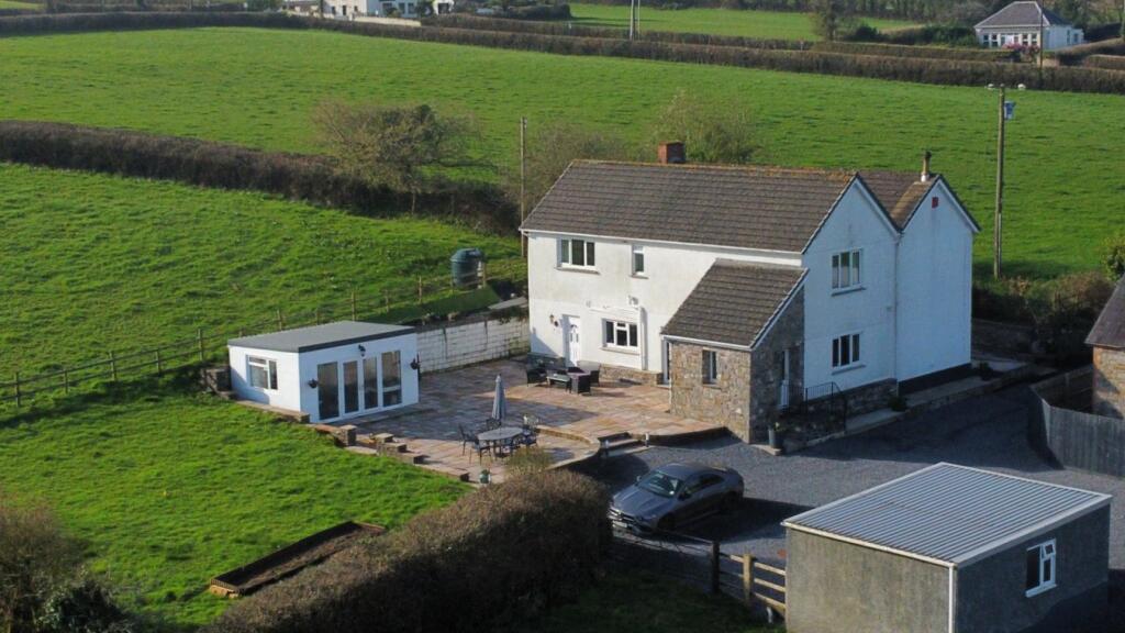 Main image of property:  Pontantwn, SA17