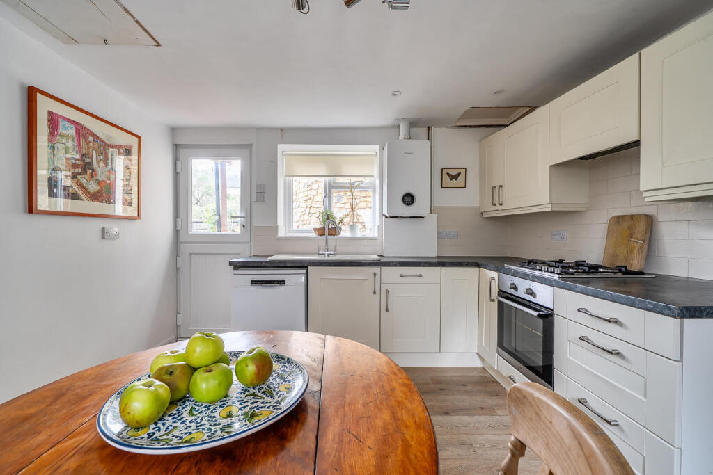 1, Vale Lane, Axminster photo 2
