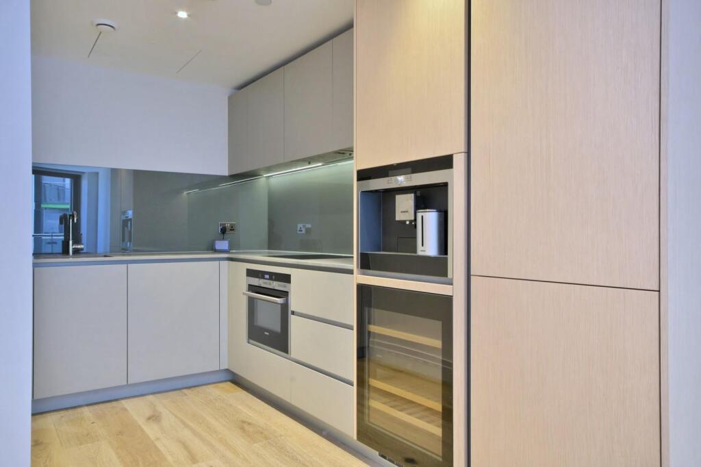 Apartment in London - View 3
