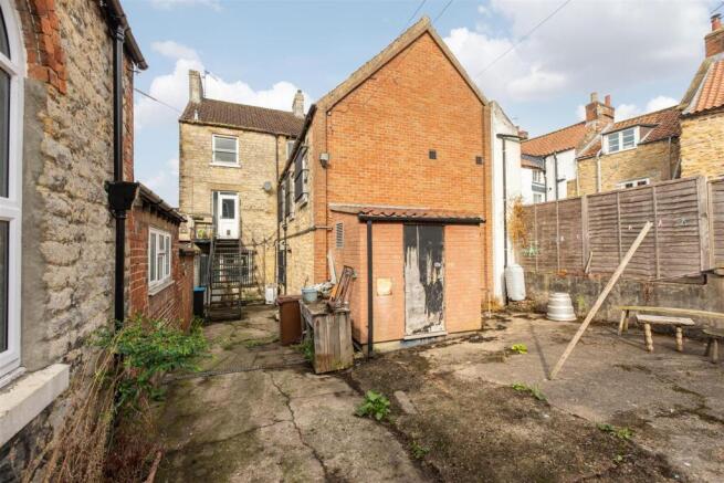 Piercy End 5 External-5.jpg