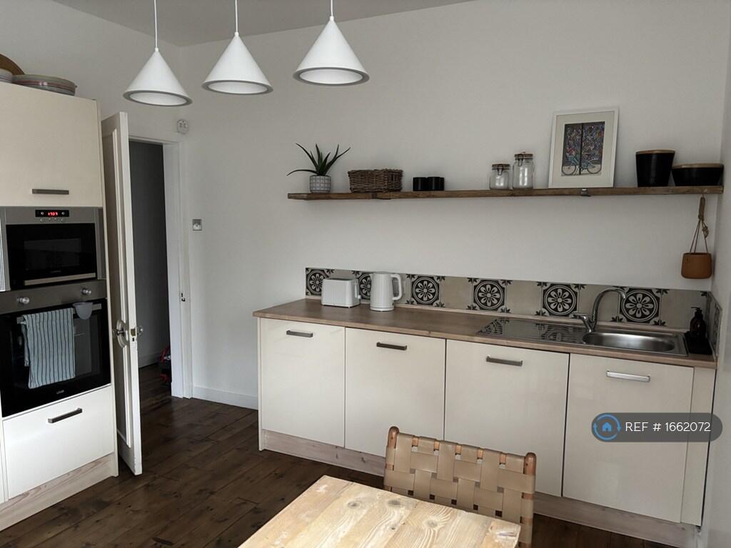 Apartment in Motherwell - View 4