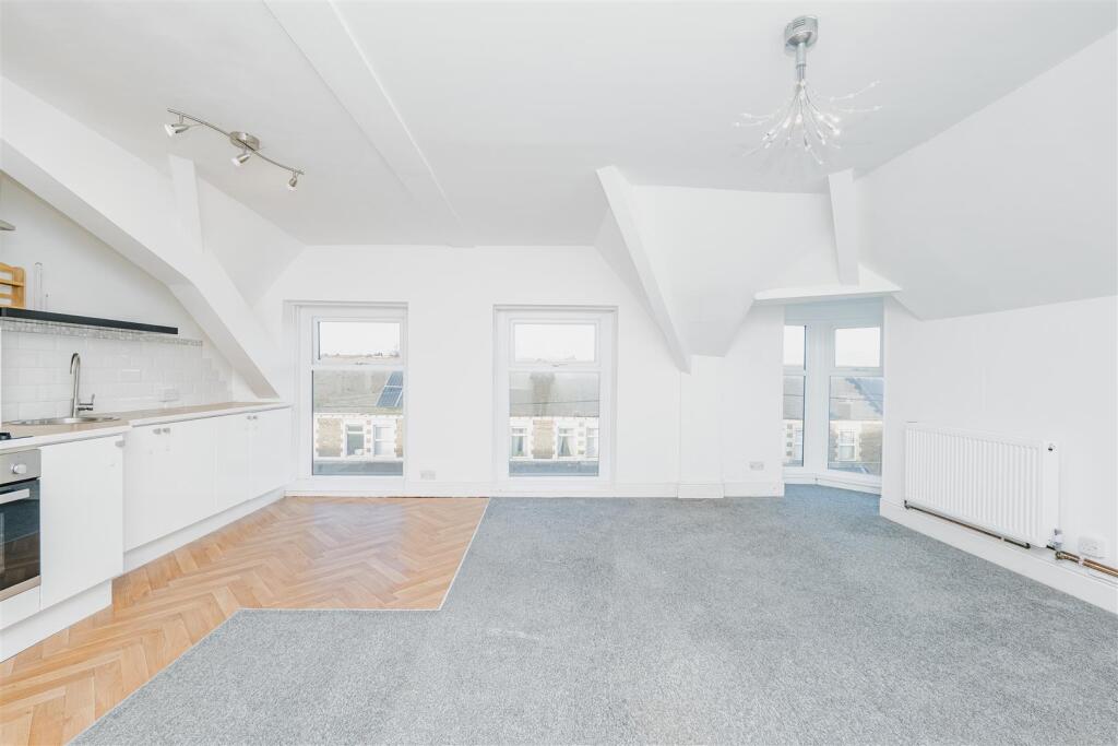 Apartment in Barry, Vale of Glamorgan - View 4