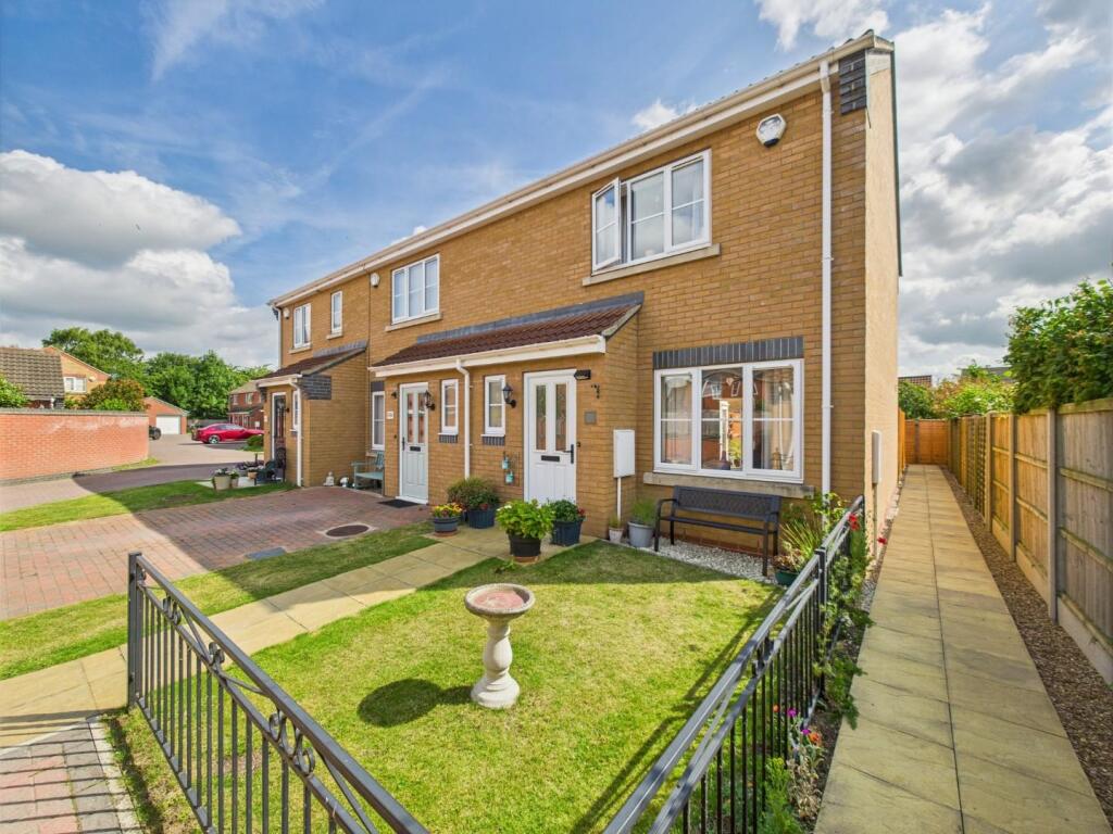 2-bed terraced on Jubilee Close, Cherry Willingham, Lincoln, £200,000