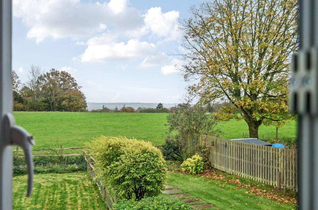 House in Redhill - View 2