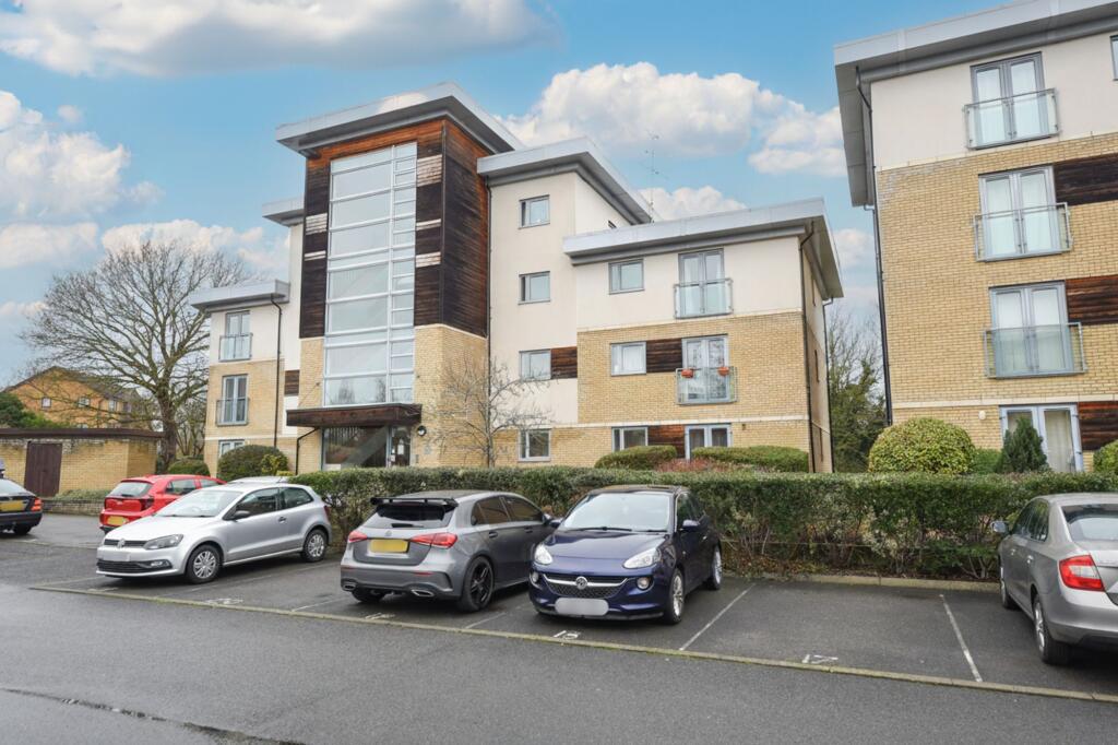 2-bed flat on Percy Green Place, Huntingdon, PE29, £150,000