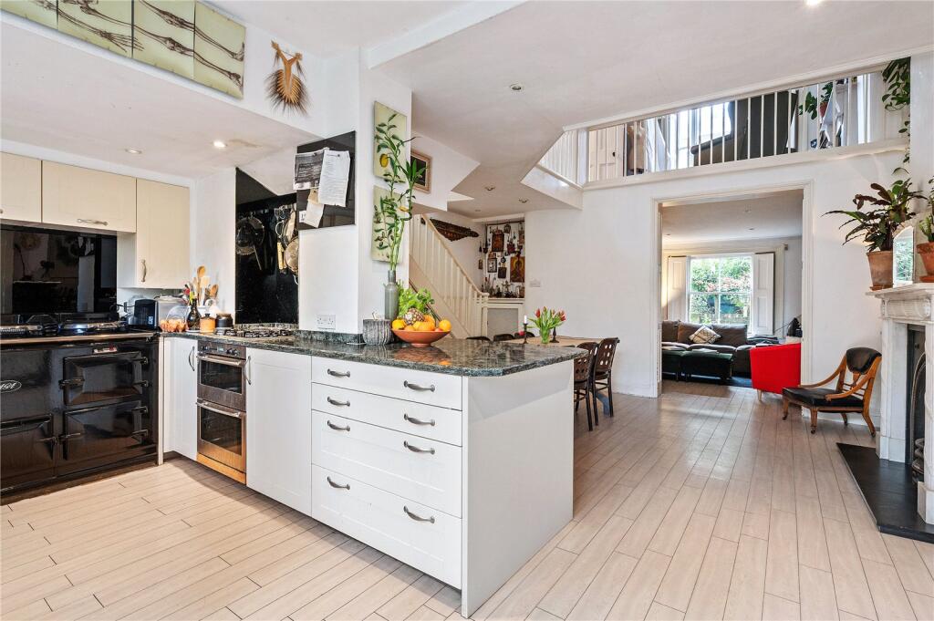 House in London - View 5