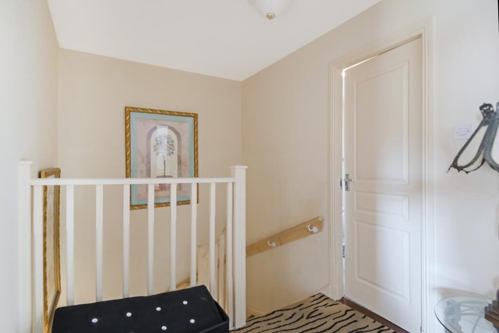 Leverndale Court, Glasgow, G53 photo 4