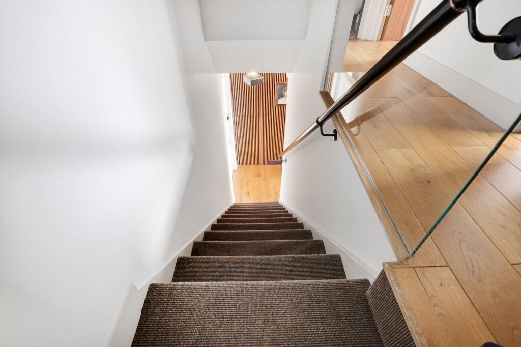Apartment in London - More