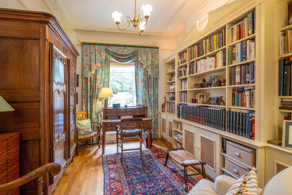 House in London, St. John's Wood - More