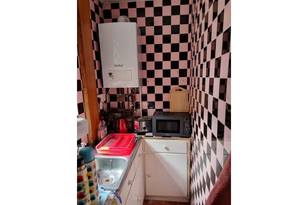 House in Stoke-on-Trent - View 5