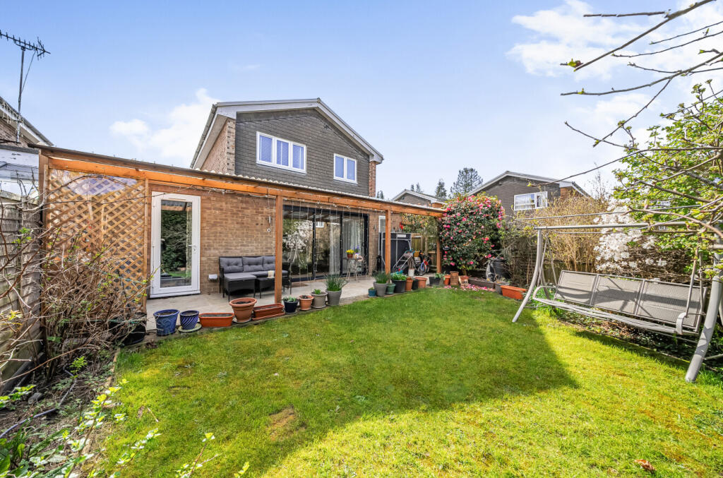 Goldsmiths Close, Woking, Surrey, GU21 - View 6