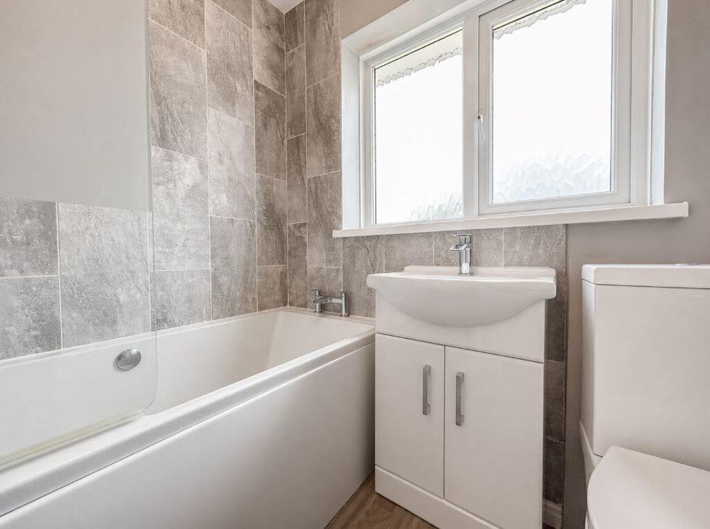 House in Newport, Bishton - More