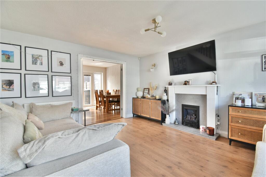 House in Tameside, Greater Manchester - View 4