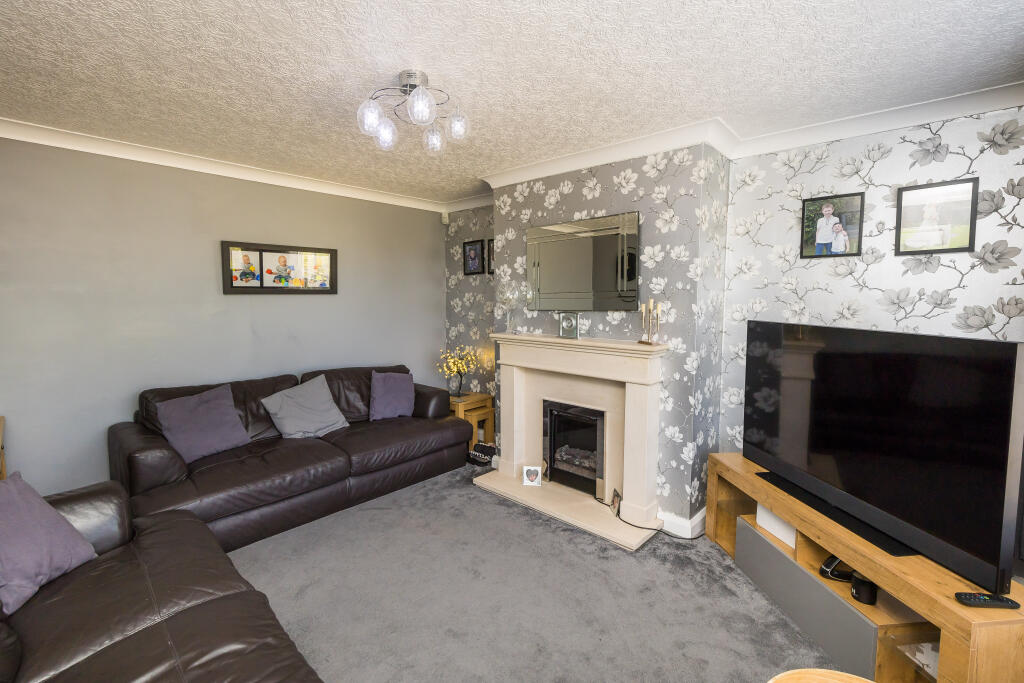 Troon Way, Colwyn Bay, LL29 photo 3