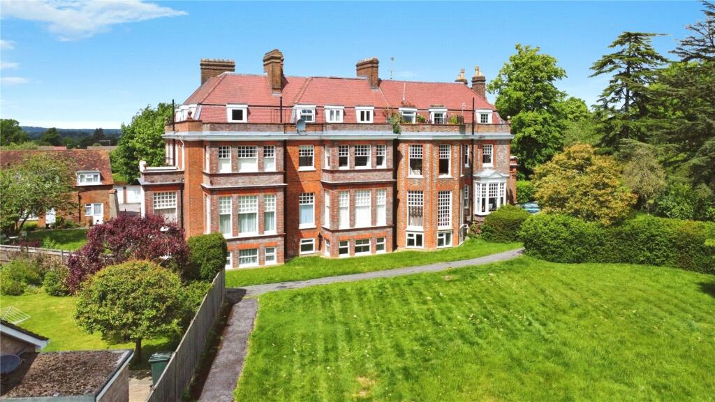 Main image of property: Peppard Road, Emmer Green, Reading, Berkshire, RG4