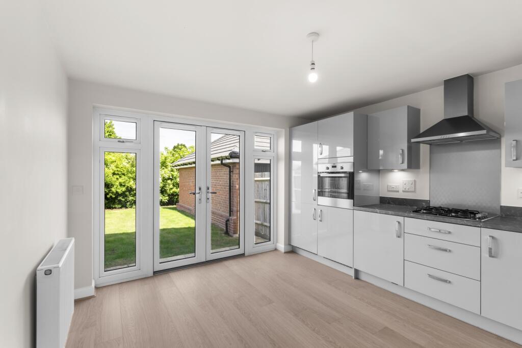 Giffin Way, Sawbridgeworth, Hertfordshire, CM21 photo 3