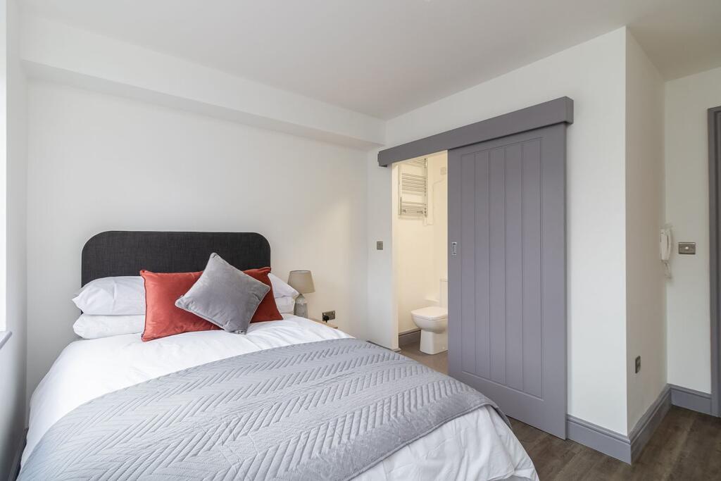 Apartment in Cannock Chase, Staffordshire - View 2