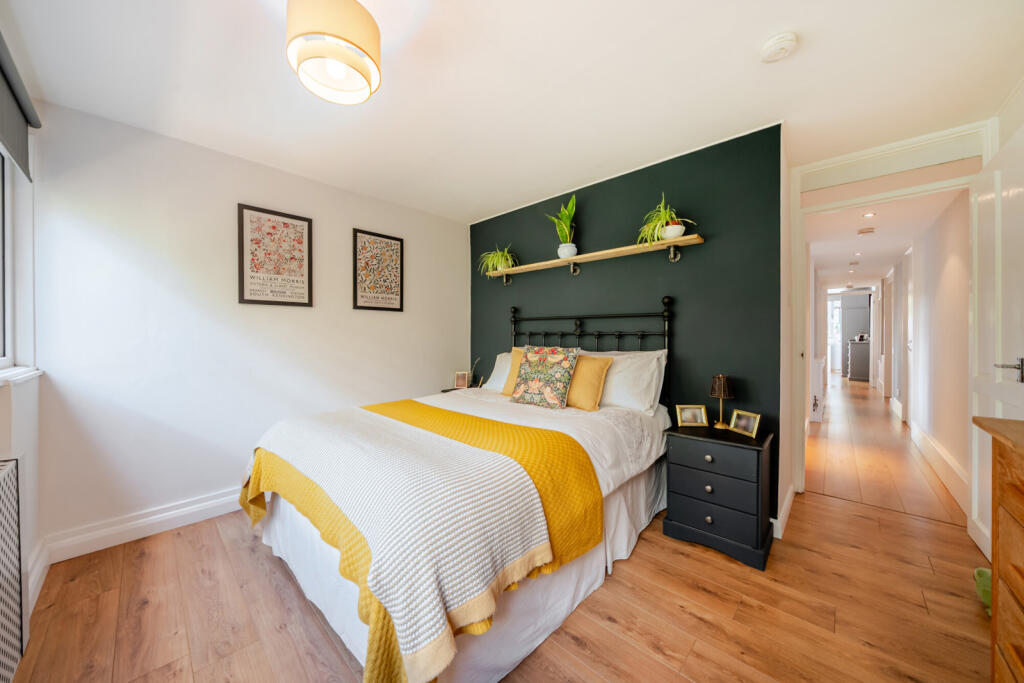 Apartment in London - More