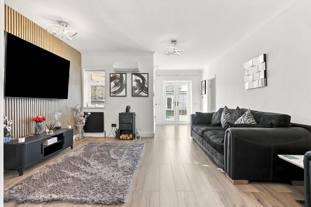 House in Southend-on-Sea - View 2