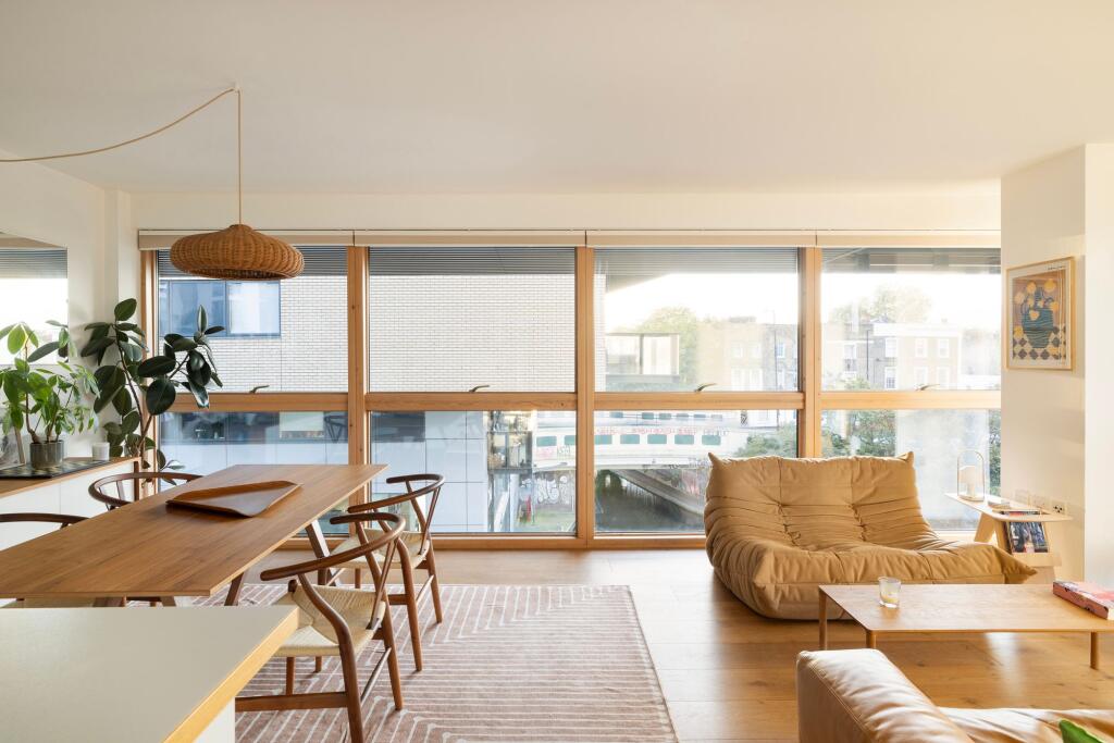 Main image of property: Gainsborough Studios North, Islington, N1