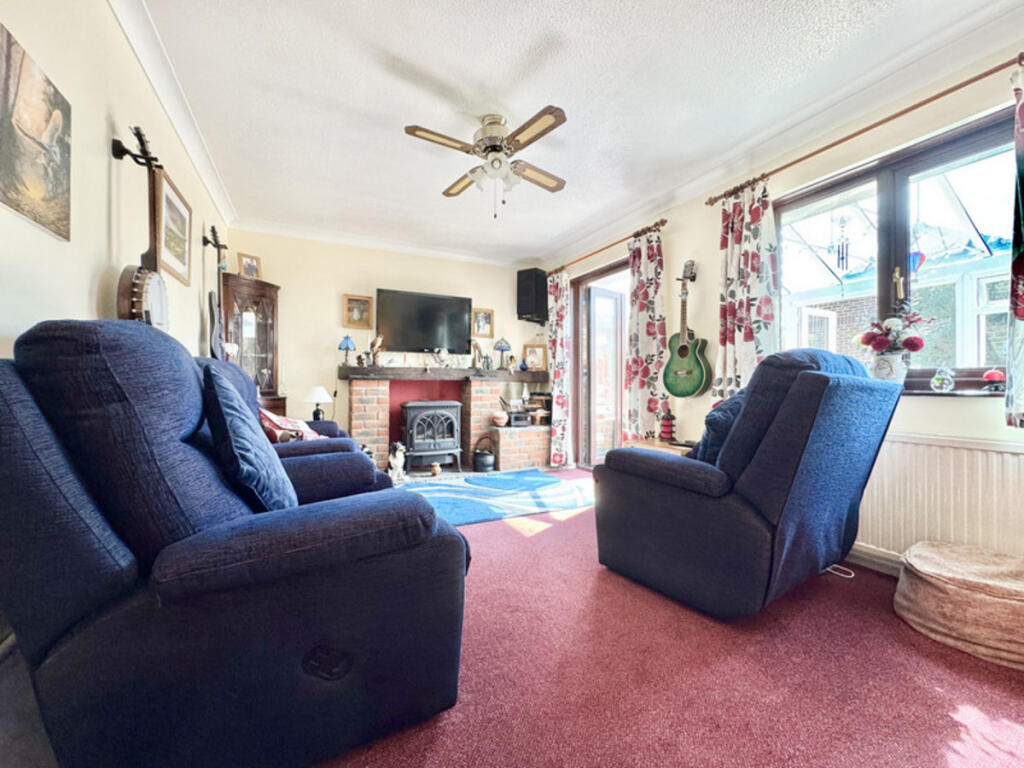 House in Newport, Shalfleet - More