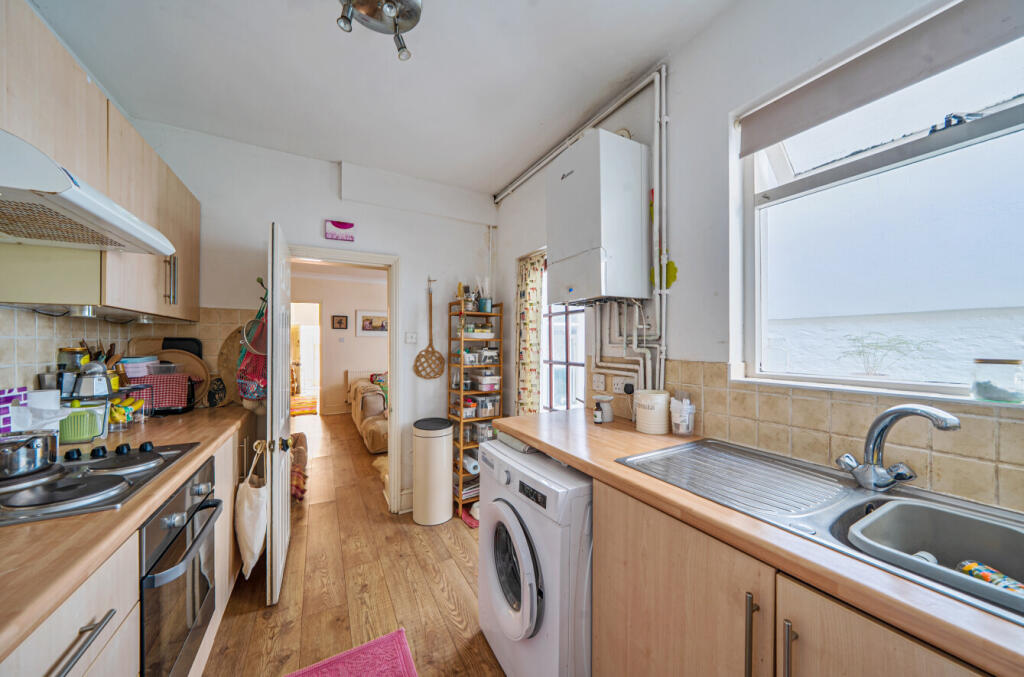 Apartment in Hove, Brunswick - View 5