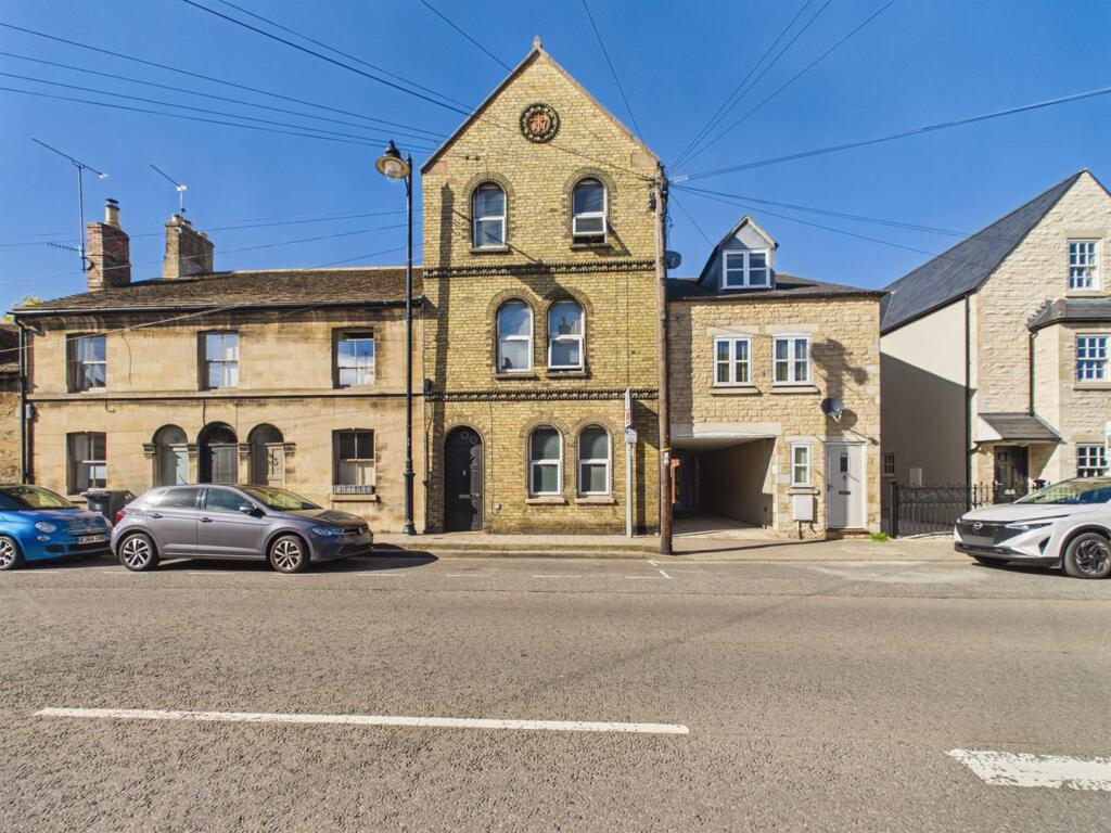 Apartment in Peterborough - More